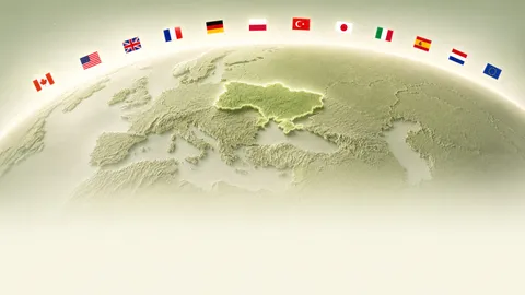 Україна на карті світу в оточенні прапорів країн-партнерів